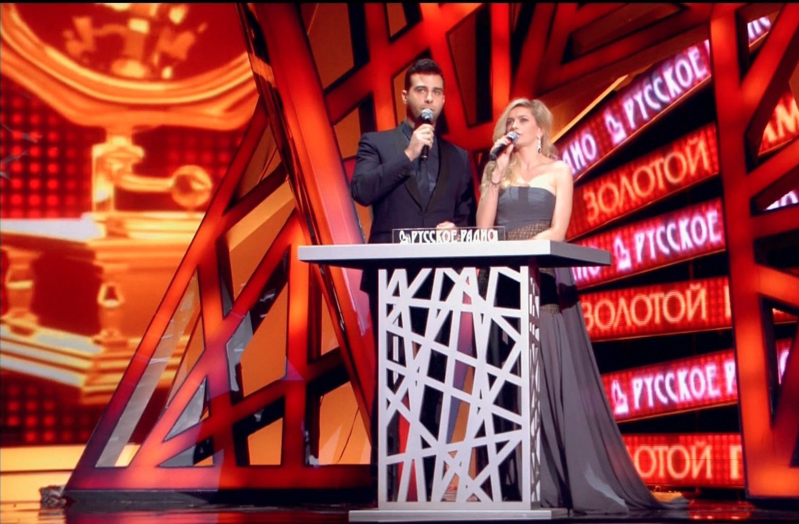 вестминстерское аббатство свадьба кейт. канал церемония. Zee tv семейные ценности 2013 года. муз тв 2021 милохин киркоров. канал церемония.